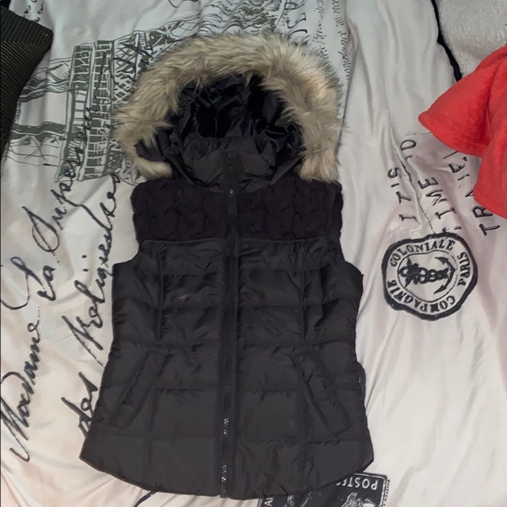 AERO VEST (the faux for detaches) BARELY WORN